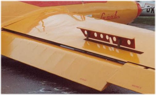 Flaps and air brakes on the Lunak